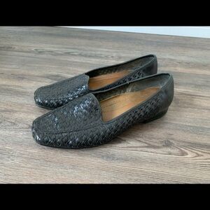 Naturalizer Women's Black Woven Leather Flats